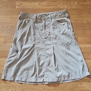 The North Face Women's Size 6 Tan Khaki Outdoor Cargo Nylon Hiking Outdoor Skirt
